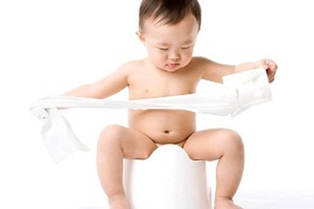 Dấu hiệu nhận biết sớm táo bón ở trẻ sơ sinh