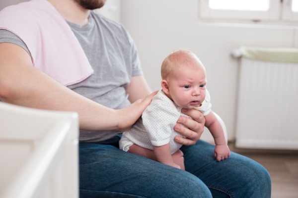 Bé bị đầy hơi sau bú: Nguyên nhân và cách xử lý hiệu quả