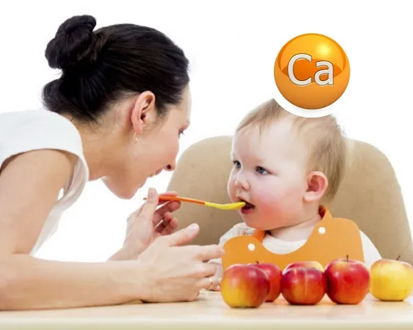 Có cần bổ sung canxi cho trẻ khi chậm mọc răng và rụng tóc vành khăn không?