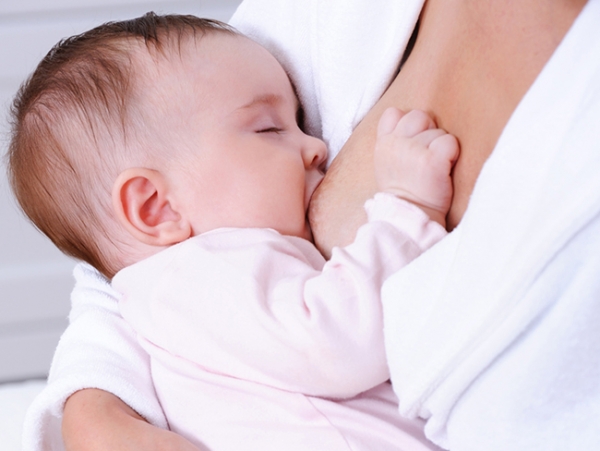 Cách cai sữa đêm cho bé an toàn, không quấy khóc