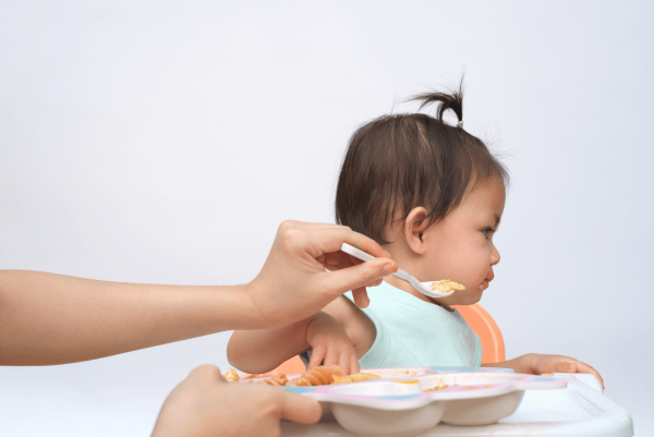 Trẻ biếng ăn phải làm sao? 10 cách giúp bé ăn ngon và hấp thu tốt hơn