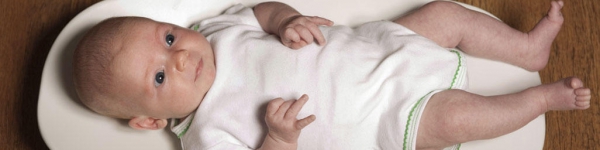 Nhiều mẹ hiểu sai bảng cân nặng của WHO rồi than “con còi xương” mà không biết là phải xem thế này mới đúng