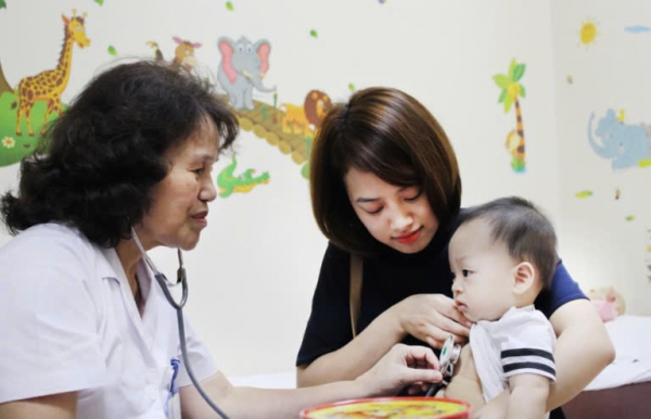 3 sai lầm khi nuôi dưỡng và chăm sóc trẻ cha mẹ cần biết