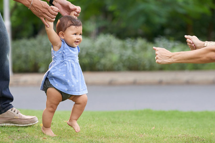 Trẻ 1 tuổi và Cân Nặng: Đo lường Sự Phát Triển của Bé