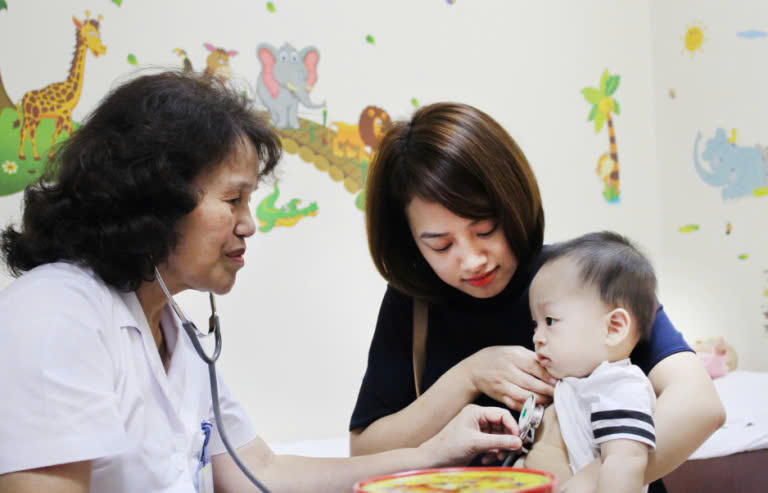 3 sai lầm khi nuôi dưỡng và chăm sóc trẻ cha mẹ cần biết